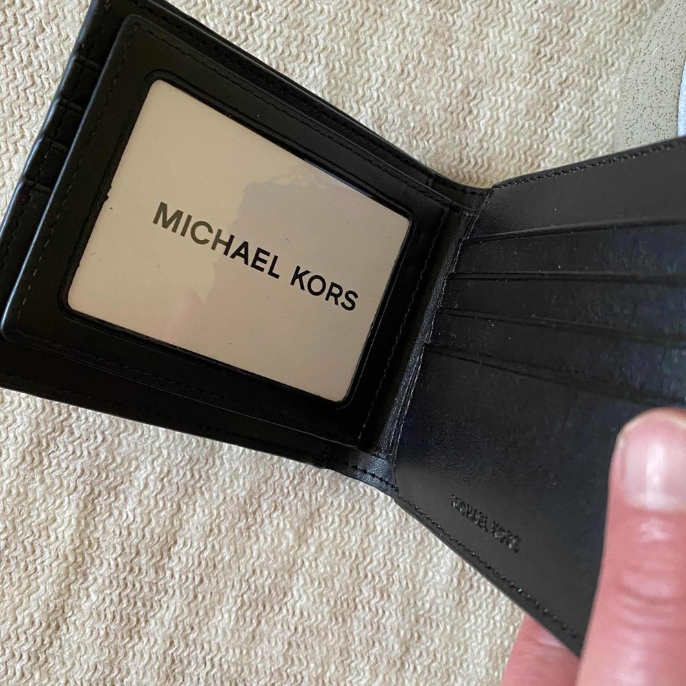 ✨🆕✨Brand New Michael Kors Billfold 3 in 1 Wallet - Picture 5 of 11